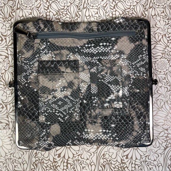 HOBO LAUREN DOUBLE FRAME LEATHER CLUTCH WALLET SNAKE EMBOSSED PRINT - Picture 7 of 13